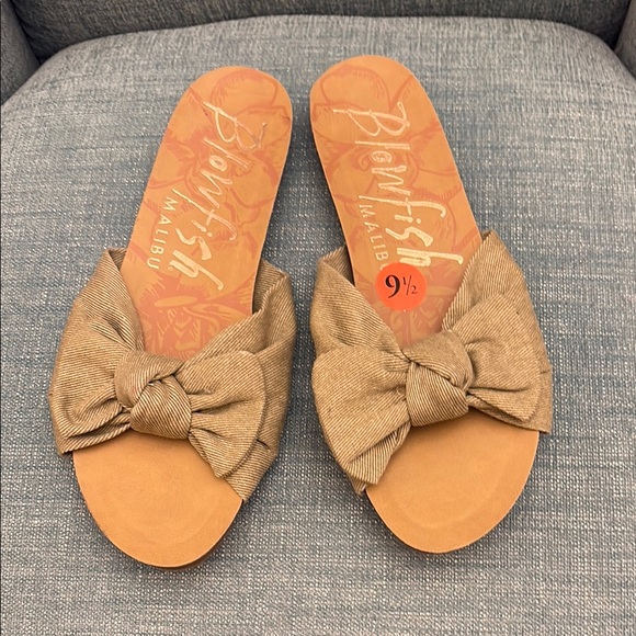Blowfish Women's Tan Slide Sandals - Picture 1 of 7